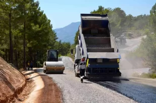 Alanya Yalçı ve Gümüşkavak yolları asfaltlandı