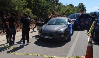 Antalya’da bir kişi otomobilinde öldürülmüş halde bulundu