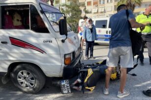 Antalya’da kamyonetle motosiklet çarpıştı: 1 yaralı