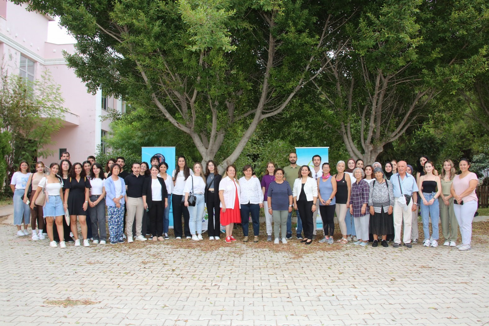 Akdeniz Üniversitesi’nden Dünya Yaşlılar Günü’nde Kuşaklararası Spor Etkinliği