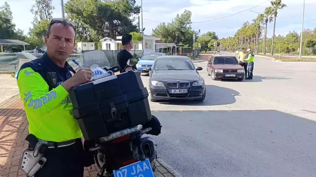 Manavgat’ta Trafik Uygulaması: Yabancı Plakalı Araç Men Edildi, Abartı Egzoz Cezası Uygulandı