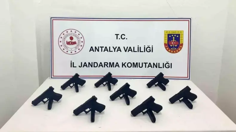 Antalya’da Ruhsatsız Silah Operasyonu