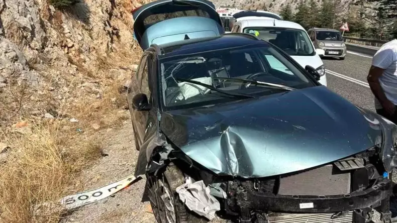 Antalya’da Trafik Kazası: 5 Yaralı