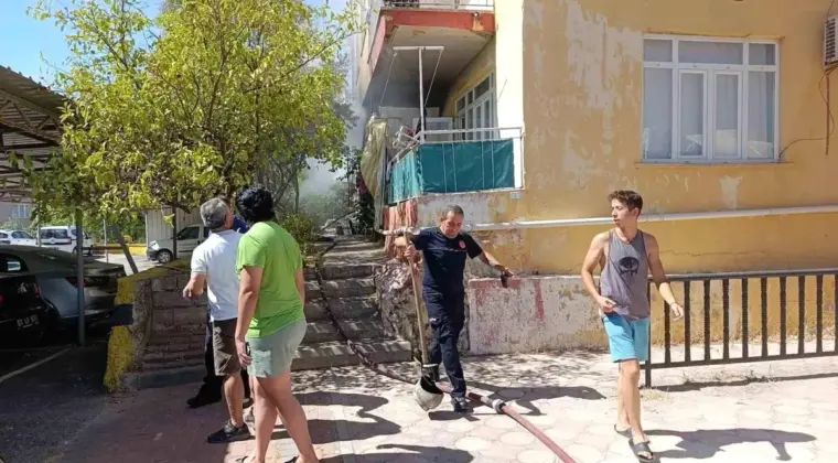 Antalya’da Yangın: Yürümekte Zorlanan Vatandaş Oğlunun Yardımıyla Kurtarıldı