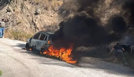 Antalya’da Otomobil Yangını Kısa Sürede Söndürüldü