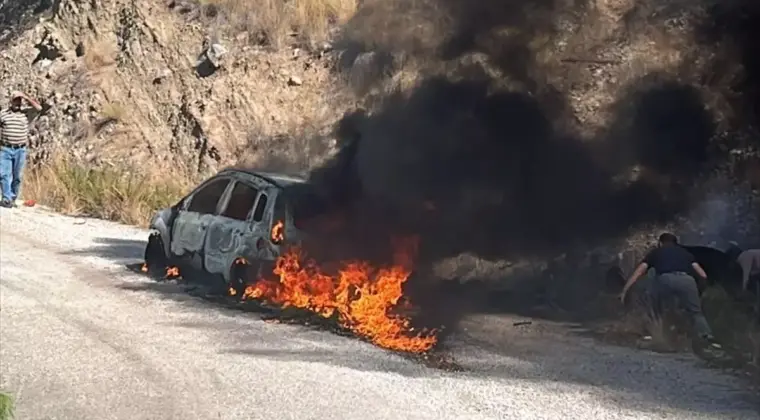 Antalya’da Otomobil Yangını Kısa Sürede Söndürüldü