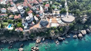 Antalya’daki Tufa Kıyı Falezi Dünyada Tek