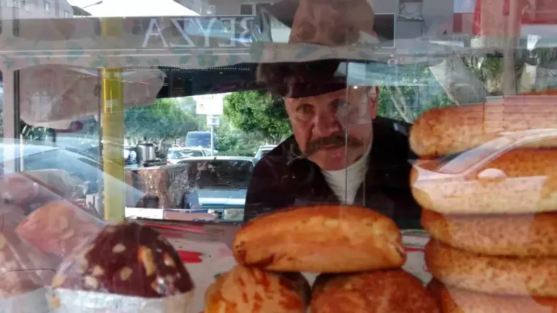 Bülent Katıoğlu: Sinemadan Simit Tezgahına