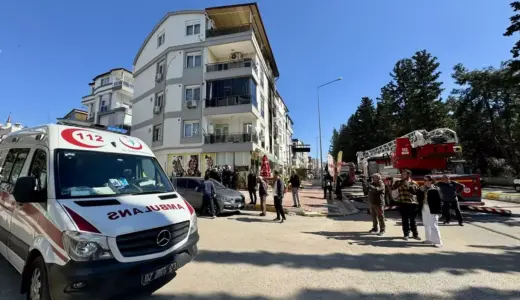 Antalya’da Dairede Yangın: 6 Kişi Dumandan Etkilendi