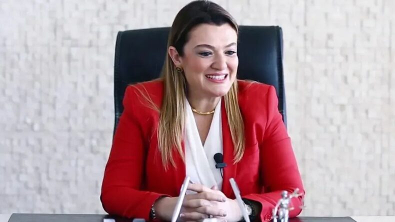 Antalya’da yolsuzluk soruşturmasında Büyükşehir Belediyesi Genel Sekreteri Cansel Tuncer tutuklandı