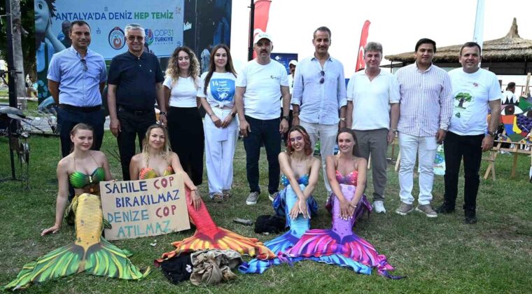 Antalya’da ‘deniz kızları’ eşliğinde dip temizliği